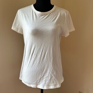 *ELIZABETH AND JAMES* Off-White Short Sleeve Scoop Neck Shirt NWT Size Small